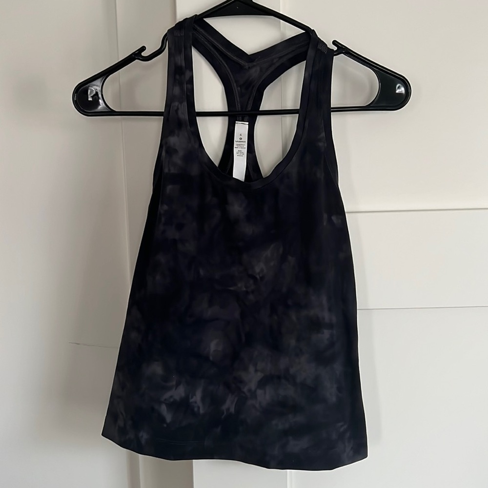 Womens Lululemon cool racer back short length size 6